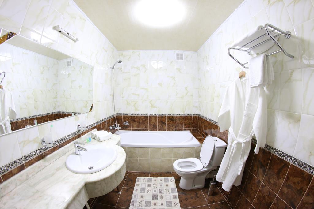 Sky Luxe Hotel Astana Zewnętrze zdjęcie